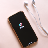 TIKTOK“不賣就禁”在美極限拉扯：最后還得是靠特朗普！